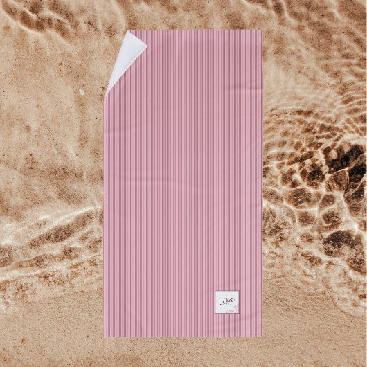 ピンクストライプバラレースイニシャルスクリプトモノグラム ビーチタオル