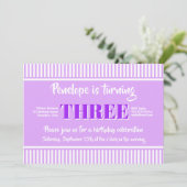 ピンクストライプ色の紫色の誕生日パーティー 招待状 (スタンド正面)