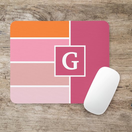 ピンクストライプ、白、オレンジ色のモノグラムの マウスパッド