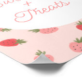 ピンクストロベリーバースデーパーティースイーツアンドスイーツ ポスター (角)