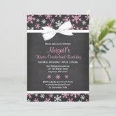 ピンクスノーフレークスウィンターオンダーランドシャルボードボウ 招待状 (スタンド正面)