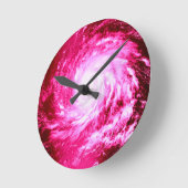 ピンクスパイラルピンホイール装飾用クッション ラウンド壁時計 (傾斜)