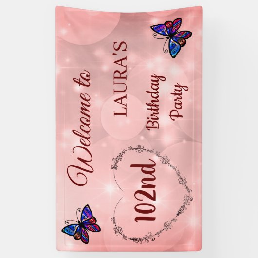 ピンクスパークリパーソナライズされたーバタフライ102番目の誕生日 横断幕 (縦)