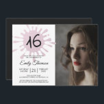 ピンクスプラッシュスウィート16 16th誕生日パーティーフォト 招待状<br><div class="desc">ピンクモダンのスプラッシュと16のタイポグラフィの数と甘い16誕生日パーティーの写真の招待モダン。このピンクと黒の16th誕生日パーティーのお祝いの招待を家族や友人に送信する。この16歳の誕生日パーティーの招待に、あなたの写真と個人詳細を追加するだけ。そしもして救済も合わせ製品が必要で連絡す。</div>