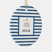 ピンクスリーピーベビーディノ |ダークブルーストライプモダン セラミックオーナメント (右)