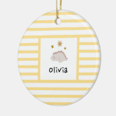ピンクスリーピーベビーディノ |黄色ストライプモダン セラミックオーナメント (左)