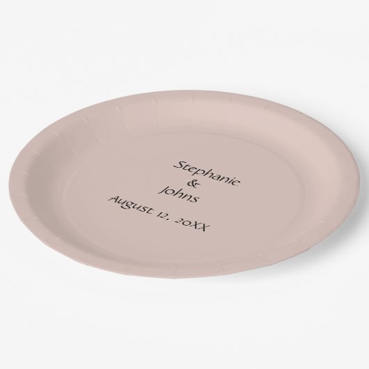 ピンクソルト結婚のカスタムカップル名モノグラムかわいい ペーパープレート (アングル)
