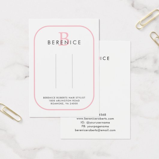 ピンクタイポグラフィモノグラムロゴヘアクリップ表示 (オフィス)