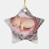 ピンクタイポグラフィ名赤ちゃん女の子誕生統計 セラミックオーナメント (裏面)