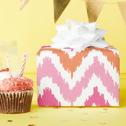 ピンクタンジェリンジガズイカットパターン ラッピングペーパー (誕生日パーティー)