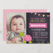 ピンクタートルチョーク誕生日招待状ウィズフォト 招待状 (正面/裏面)