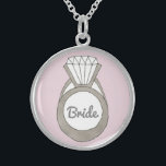 ピンクダイヤモンドリングや輪BRIDE結婚's Gift Necklace スターリングシルバーネックレス<br><div class="desc">ピンク色の背景にオリジナルリングのダイヤモンドマーカーイラストレーションを備え淡い色の、おもしろいグレーのフォントにBRIDEを持つ。結婚式素晴らしやブライダルシャワーや婚約のために！</div>