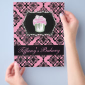 ピンクダマスクパティシェフベーカリーのカップケーキ チラシ (手)