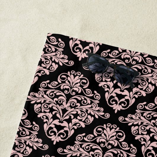 ピンクダマスクパーティーガール ビーチタオル (インサイチュ)