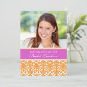 ピンクダマスクフォトブライダルランチョン招待状カード 招待状 (スタンド正面)