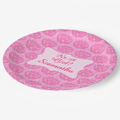 ピンクダマスクベビーその女の子の名前パーソナライズされた ペーパープレート (アングル)