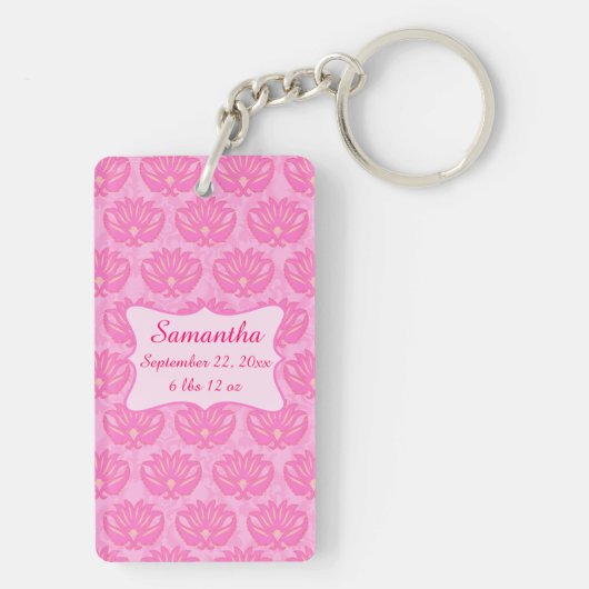 ピンクダマスクベビーガールネームパーソナライズされた誕生 キーホルダー (裏面)
