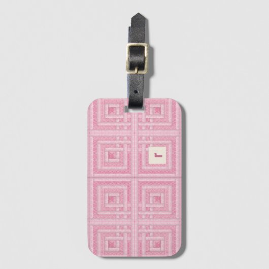 ピンクダマスクログキャビンキルトパターン ラゲッジタグ (正面縦)
