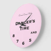 ピンクダンサーのタイム5、6、7、8ノベルティラウンドClo ラージ壁時計 (傾斜)