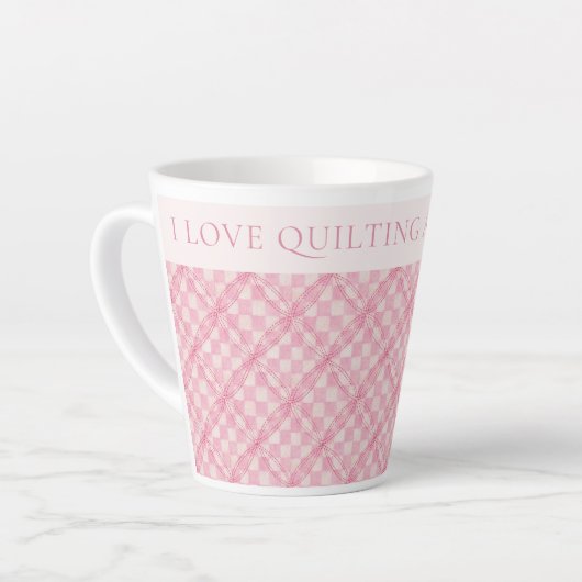 ピンクチェックキルトラテマグカップ+文字/赤面 カフェラテマグ (左アングル)