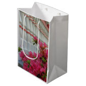 ピンクツツツツツツジ – マルタズヴィネヤードミディアム抱き枕 ミディアムペーパーバッグ (正面アングル)