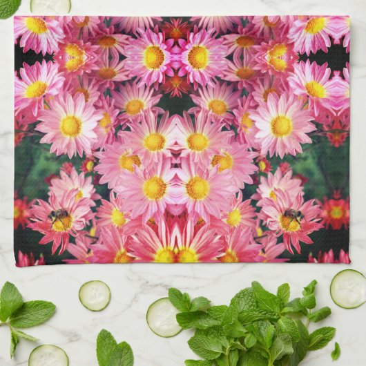 ピンクデイジーの花とのまわりに模様 キッチンタオル (折り畳み)