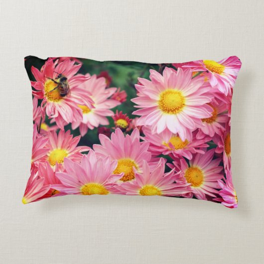 ピンクデイジーの花とのまわりに アクセントクッション (裏面)
