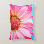 ピンクデイジーの花と水玉模様の青い水色 アクセントクッション (正面(垂直))