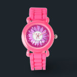 ピンクデイジーフラワーガールグリッター パーソナライズされた 腕時計<br><div class="desc">パッガーリークパーソナライズされたデイジーの女の子のための時計 – ピンクのデイジーを中心にピンクのとフェイクホットなピンクのグリッターの背景のフレーミングモノグラムのイニシャルをピンクにパーソナライズされた。レトロ読な文字で下の「花の女の子」。文字の色やスタイルは変更できる。ホワイトクロック顔数字。小さなパーソナライズされた花の女の子のための可愛い結婚披露宴の贈り物。</div>