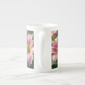 ピンクデイリーフローラ ボーンチャイナマグカップ (裏面)