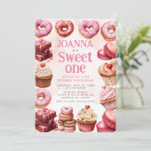 ピンクデザート甘いワンお祝いファースト誕生日 招待状 (スタンド正面)