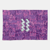 ピンクデジタルカモフラージュのアクエリアス〔占星術の〕十二宮図シンボル キッチンタオル (横)