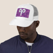 ピンクデジタル迷彩柄上のパールのような牡羊座のシンボル キャップ (インサイチュ)