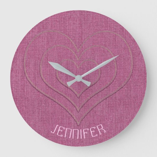ピンクデニムジーンズファブリック3ハート名パーソナライズされた ラージ壁時計 (正面)