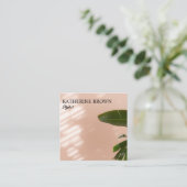 ピンクトロピカルミニマル美しいサロンスタイリスト スクエア名刺 (スタンド正面)