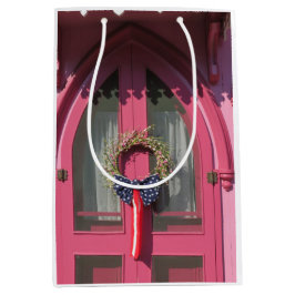 ピンクドアジンジャーブレッドコテージ- Martha's Vineヤード ミディアムペーパーバッグ