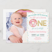 ピンクドーナツ水彩の少女、1歳の誕生日と写真付き 招待状 (正面/裏面)