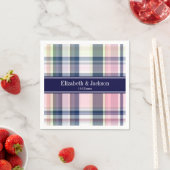 ピンクネイビーグリーンホワイト名門私立校風のマドラスNモノグラム スタンダードカクテルナプキン (インサイチュ)