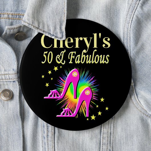 ピンクハイヒールパーソナライズされた50番目の誕生日 缶バッジ (インサイチュ)