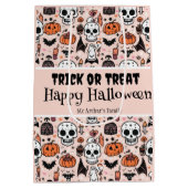 ピンクハロウィーントリックまたはトリートカスタムファミリー名 ミディアムペーパーバッグ (裏面)