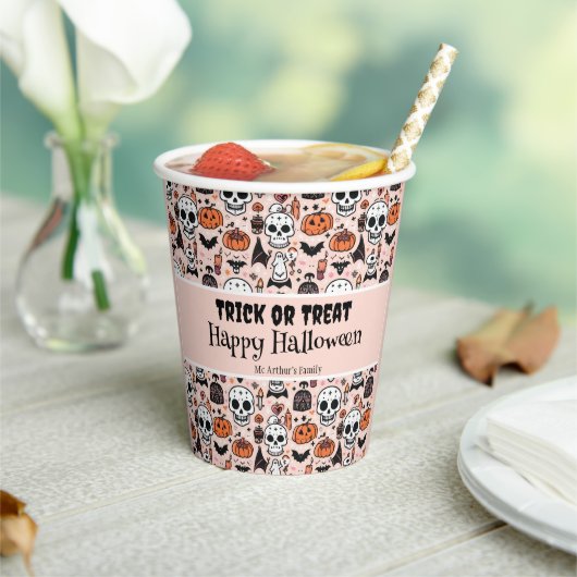ピンクハロウィーントリックまたはトリートカスタムファミリー名 紙コップ (インサイチュ)