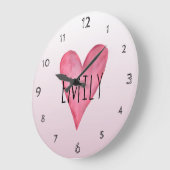 ピンクハートタイポグラフィガールラブ&ネーム子供部屋 ラージ壁時計 (傾斜)