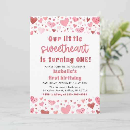 ピンクハートリトルスウィートフォトファースト誕生日 招待状 (スタンド正面)