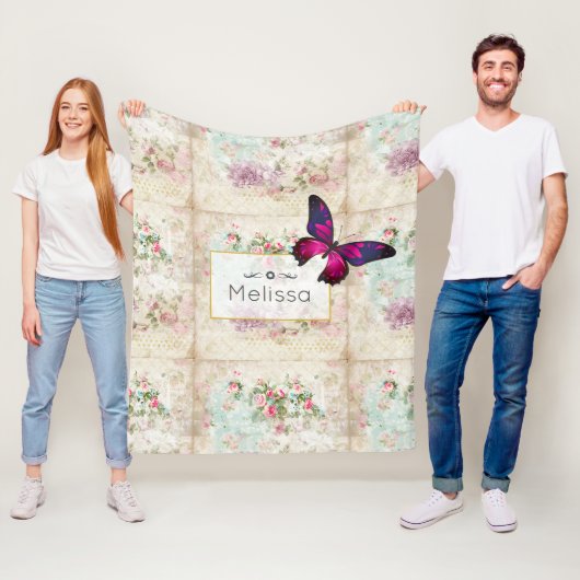 ピンクバタフライアンドシャビーヴィンテージバラ フリースブランケット (インサイチュ)