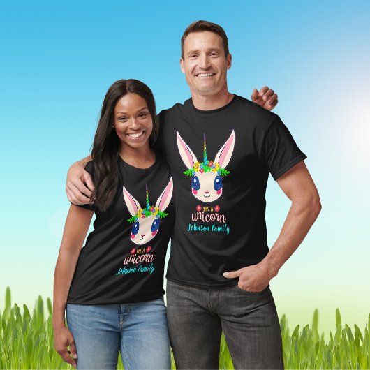 ピンクバニーユニコーンバニコーンファミリー名を追加 Tシャツ