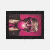 ピンクバブルガム フリースブランケット (正面(横))