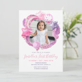 ピンクバルーングリッターフォトガールバースデーパーティー 招待状 (スタンド正面)
