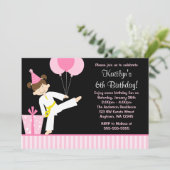 ピンクバルーンテコンド空手ガール誕生日 招待状 (スタンド正面)