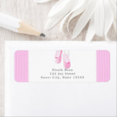 ピンクバレエスリッパパーティの招待状ラベル ラベル (インサイチュ)