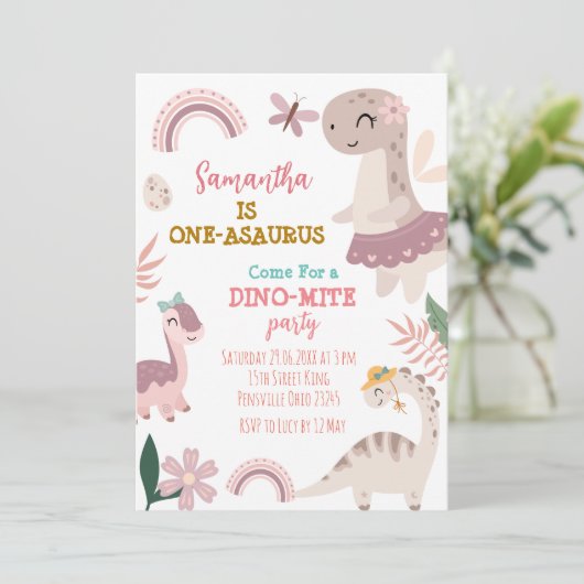 ピンクパステルキュートディノファースト誕生日パーティー 招待状 (スタンド正面)